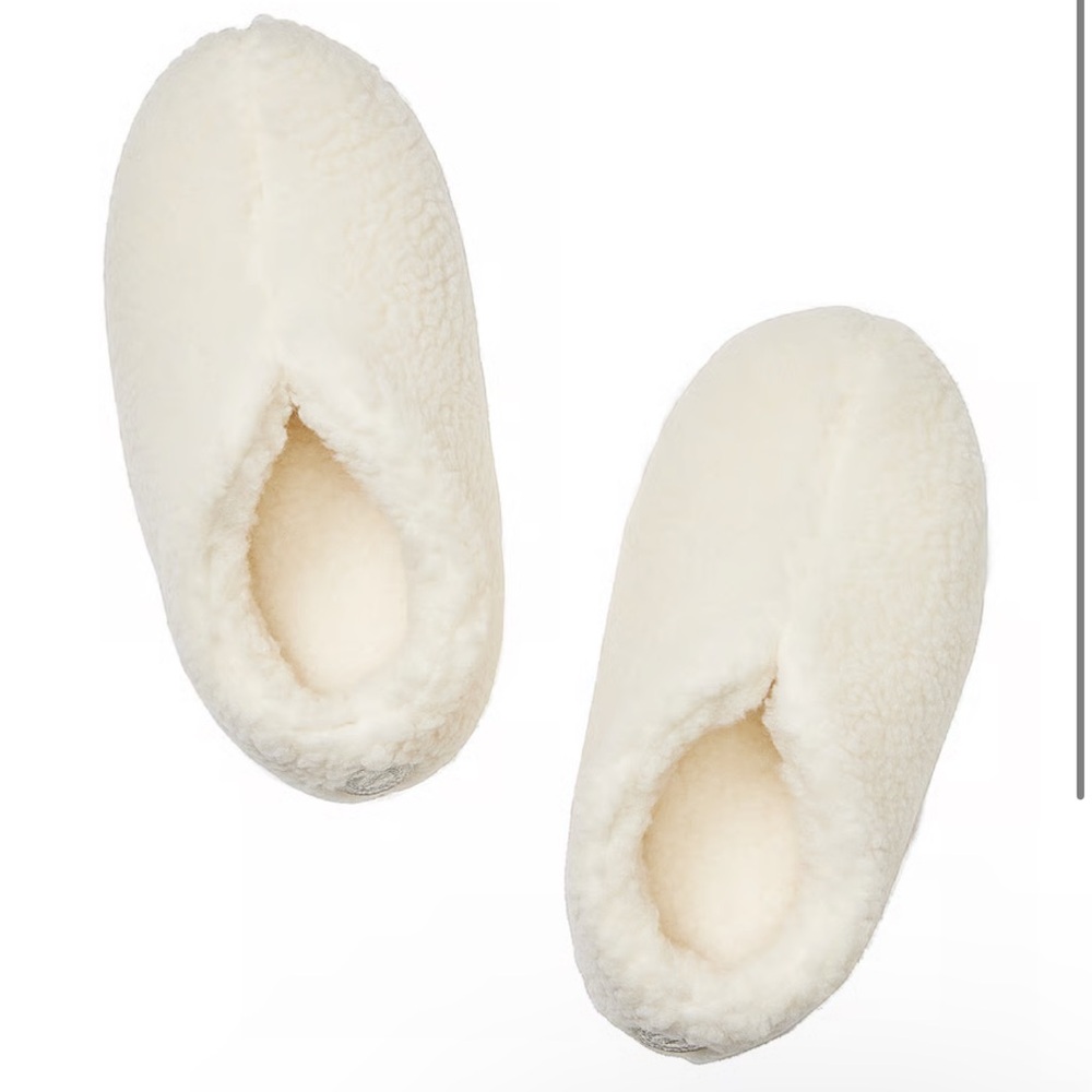 BNIB Medium PINK Victorias Secret Cream Slipper Booties!